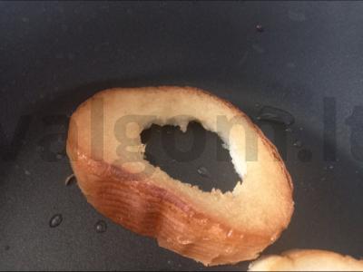 Pusryčiai „Kiaušinis duonoje“ Žingsnis 3