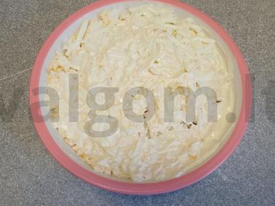 Salotos su rūkytomis vištienos krūtinėlėmis, džiovintais abrikosais, grybais ir graikiniais riešutais Žingsnis 3