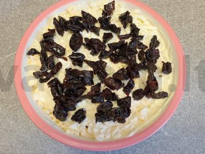 Salotos su rūkytomis vištienos krūtinėlėmis, džiovintais abrikosais, grybais ir graikiniais riešutais Žingsnis 4