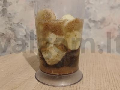 Banano, slyvų ir psilijaus kokteilis Žingsnis 3