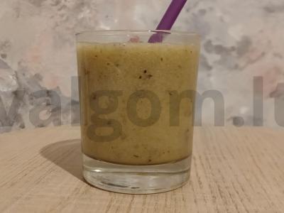 Banano, slyvų ir psilijaus kokteilis pagrindine nuotrauka