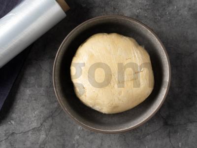 Ispaniški sausainiai su virintu saldžiuoju pienu Žingsnis 3