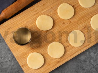 Ispaniški sausainiai su virintu saldžiuoju pienu Žingsnis 5