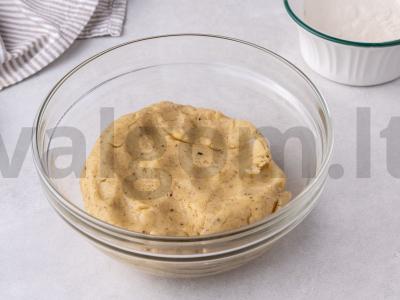 Sausainiai-sandwich su ramunėlėmis ir miško uogomis Žingsnis 4