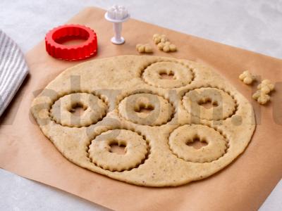 Sausainiai-sandwich su ramunėlėmis ir miško uogomis Žingsnis 7