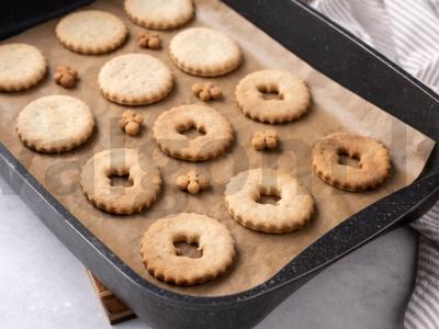 Sausainiai-sandwich su ramunėlėmis ir miško uogomis Žingsnis 8