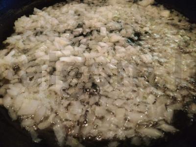 Pica su vištiena ir ananasais lėtoje viryklėje Žingsnis 1