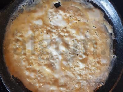 Kiaušinių ritinys su kukurūzais, sūriu ir midijomis Žingsnis 3