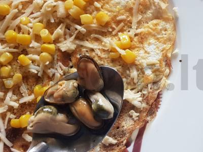 Kiaušinių ritinys su kukurūzais, sūriu ir midijomis Žingsnis 7