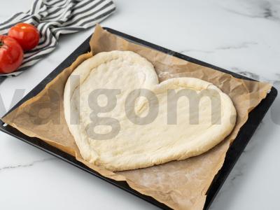 Pica „Širdis“ su saliami ir mocarela Žingsnis 5