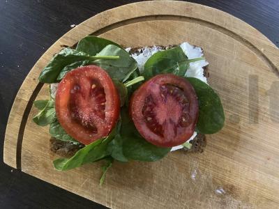 Skrebučiai su špinatais, varškės sūriu ir kiaušinių maišiniu Žingsnis 5