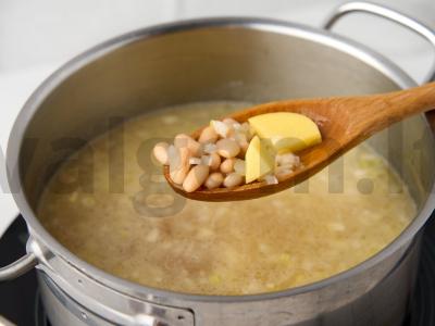 Gruziniškas pomidorų sriuba su pupomis Žingsnis 3