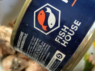 Švelnus salotas su lašiša, žaliu svogūnu ir ryžiais Žingsnis 3