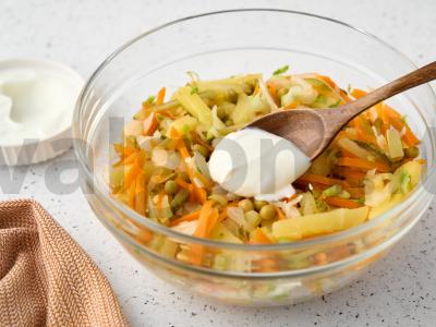 Salotas „Starorusų“ su raugintomis kopūstais Žingsnis 5