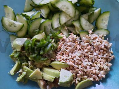 Žalias salotas su daiginta grikiu Žingsnis 1