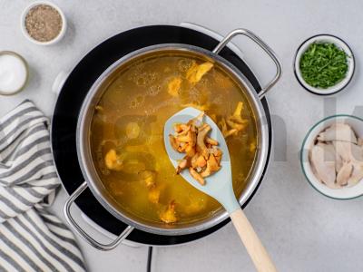 Sriuba su voveraitėmis ir vištiena Žingsnis 6