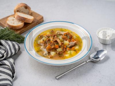 Sriuba su voveraitėmis ir vištiena pagrindine nuotrauka