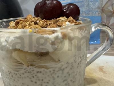 Desertas su chia sėklomis pagrindine nuotrauka