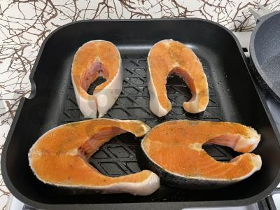 Švelnūs lašišos steikai Žingsnis 2