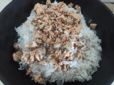 Basmati ryžiai su konservuota lašiša ir svogūnais Žingsnis 6