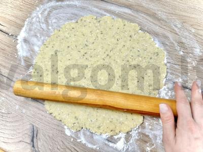 Kibinai su žolelėmis, riešutais ir sėklomis Žingsnis 3