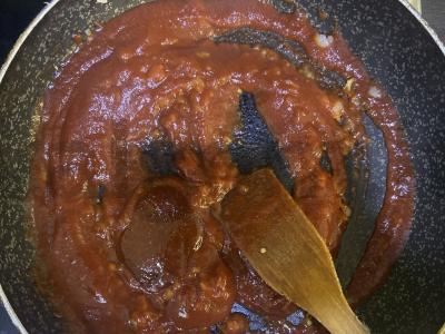 Jautienos šonkauliai, troškinti pomidorų padaže Žingsnis 6