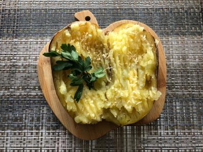 Bulvės „Bulbiška“ su sūriu, svogūnais ir druska Žingsnis 8