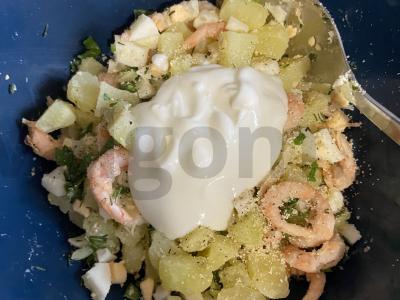 Virto bulvių, krevečių ir kiaušinio salotas Žingsnis 6