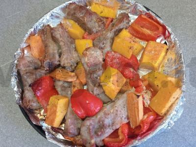 Kiaulienos šonkauliai, kepti su moliūgu, paprikomis ir morkomis Žingsnis 8