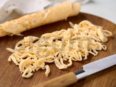 Salotas „Aleksandras“ su rūkytomis vištienos krūtinėlėmis Žingsnis 4