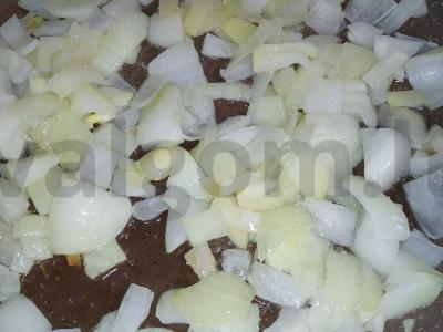 Troškinta jautiena su keptu svogūnu ir padažu Žingsnis 1