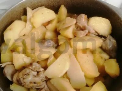 Troškinta bulvė su šonkauliais pagrindine nuotrauka