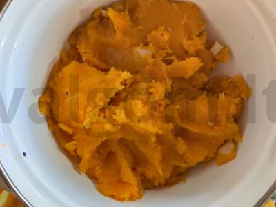 Moliūgų košė su grietine ir prieskoniais Žingsnis 1