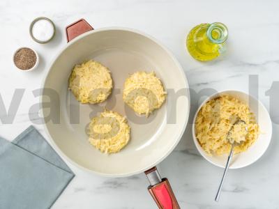 Bulvių blynai su menkės kepenimis Žingsnis 4