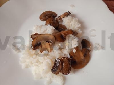 Kopūstų pyragėliai su ryžiais ir grybais tešloje Žingsnis 3