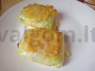 Kopūstų pyragėliai su ryžiais ir grybais tešloje pagrindine nuotrauka