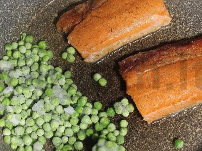 Maistingas dubuo su upėtakiu, avokadu ir medaus-garstyčių padažu Žingsnis 4