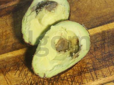 Maistingas dubuo su upėtakiu, avokadu ir medaus-garstyčių padažu Žingsnis 6