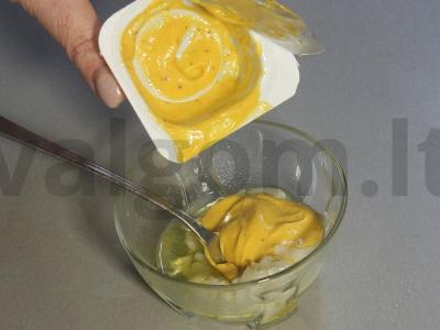 Maistingas dubuo su upėtakiu, avokadu ir medaus-garstyčių padažu Žingsnis 13