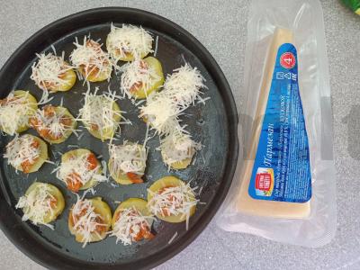 Keptas bulvės su silkėmis pomidoruose ir parmezanu Žingsnis 3