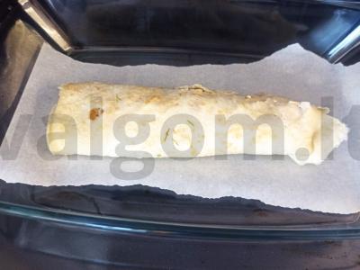 Keptas blynas su virta vištiena ir dešrainiu sūriu Žingsnis 4