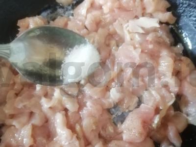 Šašlykas su vištiena ir Pekino kopūstu Žingsnis 1