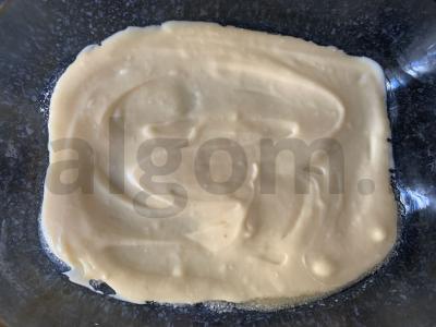 Kiaušinių pyragas su vyšniomis ir obuoliais Žingsnis 5