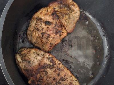 Keptas kiaulienos steikas su bulvėmis Žingsnis 4