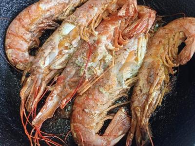 Kepti langustinai su česnaku vakarienei Žingsnis 4