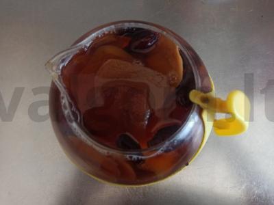 Šaltalankių ir džiovintų obuolių nuoviras Žingsnis 4