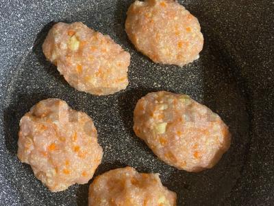 Vištienos kotletai su daržovėmis Žingsnis 5