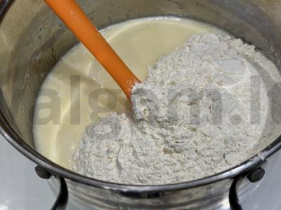 Kefyro keksiukai su vanilinu Žingsnis 4