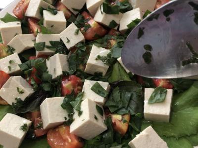 Salotos su tofu ir žolelėmis Žingsnis 9