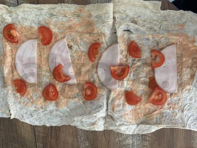 Vištienos ritinys su sūriu ir pomidoru lavaše Žingsnis 3